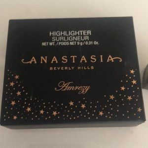 ABH Amrezy highlighter and soft brown dipbrow gel. 2pc set